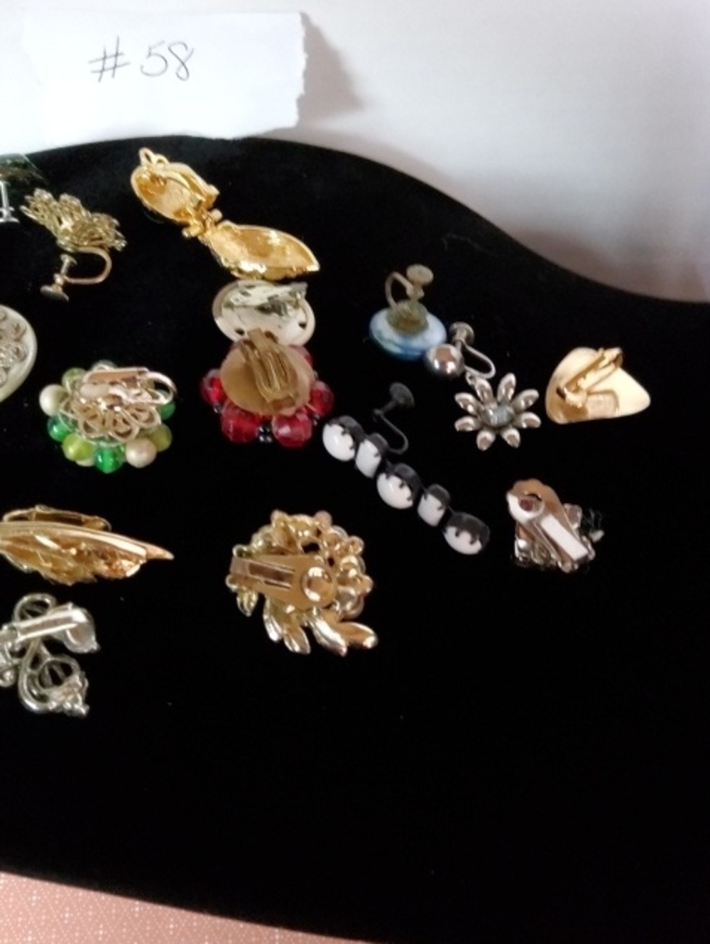 Vintage Single Clip-on/screw Back 24 Pieces. - Picture 7 of 8